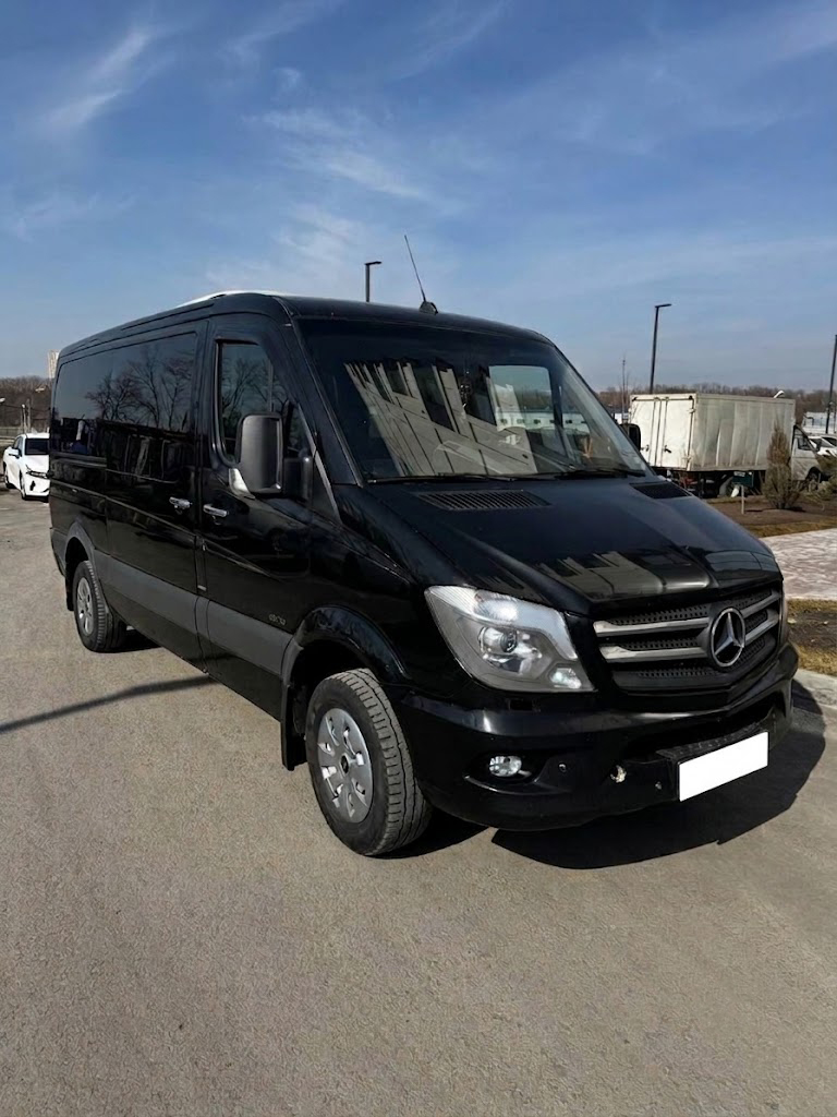 Микроавтобус из автопарка Crimea-Bus